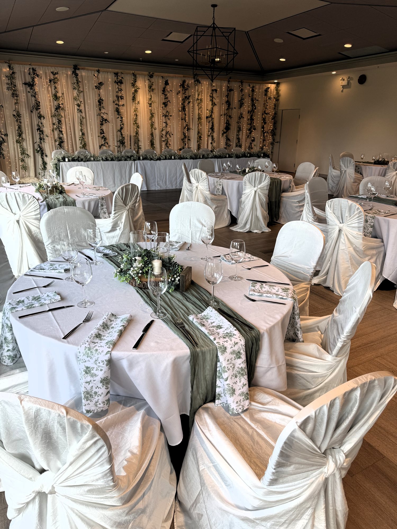 Wedding_Table_Decor_Setup_15